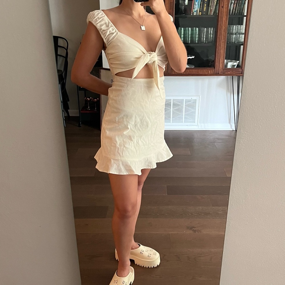 P. cill tie front cut out ruffle bottom ivory mini dress SZ S